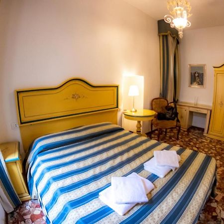 Zaffiro Apartment Венеція Екстер'єр фото